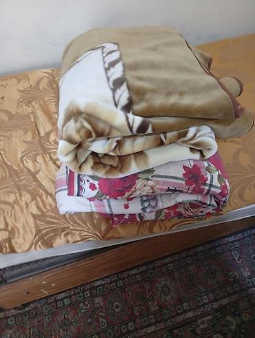 Текстиль: Yataq dəsti və yorğan dəsti paketi Məhsul tərkibi: - 1 ədəd qalın — 5