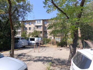 купить квартиру 6 микрорайон: 3 комнаты, 65 м², 104 серия, 1 этаж, Старый ремонт