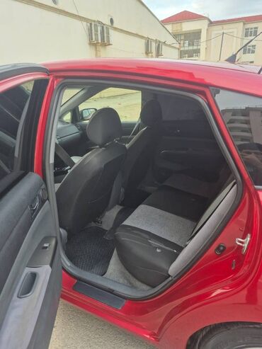 Toyota: Toyota Prius: 1.5 l | 2007 il Sedan — 3