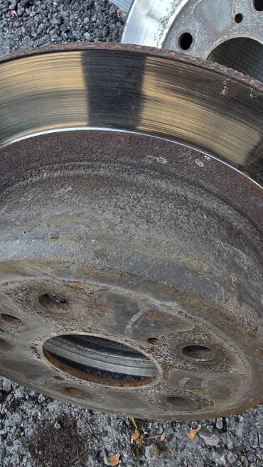 Тормозные диски: Комплект тормозных дисков Lexus — 8