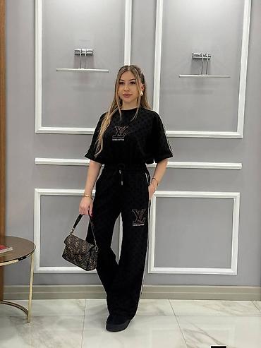 Kompleti: S, m, l, xl
5900
Prva kopija originala — 2