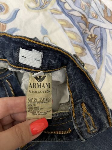 Cinslər və şalvarlar: Джинсы на мальчика 10 лет. Как новые. Одели пару раз — 9