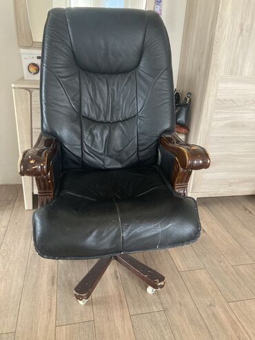 мебели для офиса: Классическое кресло, Офисное, Б/у