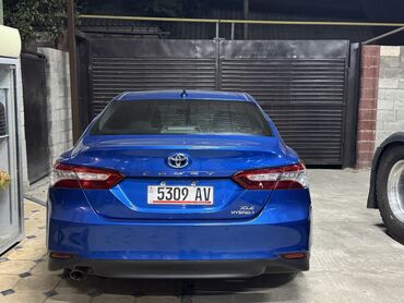 полированная машина: Toyota Camry: 2019 г., Вариатор, Гибрид, Седан
