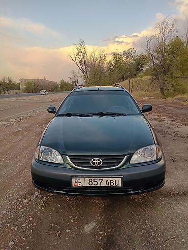 Toyota Avensis: 2000 г., 1.8 л, Механика, Бензин, Универсал