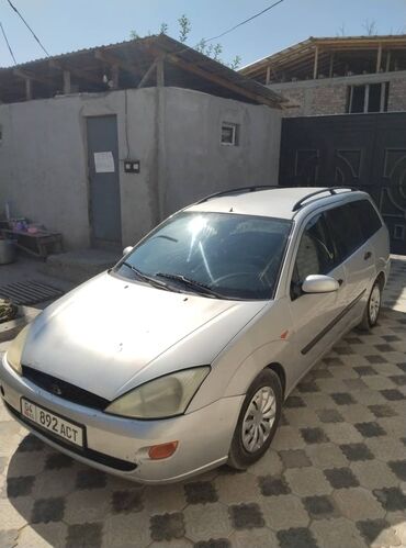 250000 машина: Ford Focus: 2002 г., 1.8 л, Механика, Бензин, Универсал