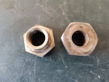 Auto delovi: Matice radilice Lade 7 Riva,2121 Niva br.2. Polovno, ocuvano. Skinuto — 2