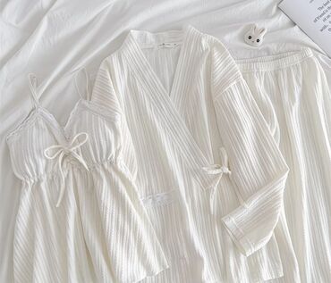 женская одежда оптом от украинского производителя: Женский домашний комплект из трех предметов, цвет молочной