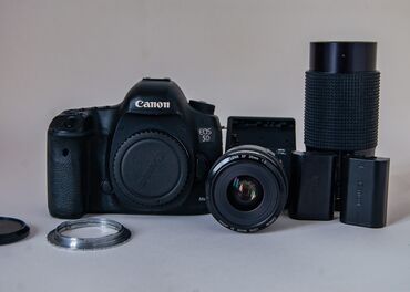 цифровой фотоаппарат хорошего качества: Canon 5d mark 3 в комплекте 2 оригинальные батареи зарядник объектив