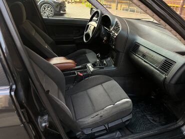 BMW: BMW 3 series: 1992 г., 1.8 л, Механика, Бензин, Седан — 17