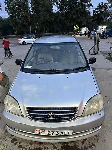 Toyota Ipsum: 2000 г., 2 л, Автомат, Бензин, Минивэн