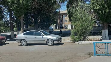 автомобиль смарт: Toyota Avensis: 2001 г., 1.8 л, Автомат, Бензин, Хэтчбэк