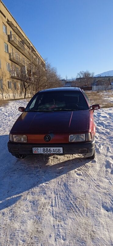 Volkswagen: Volkswagen Passat: 1990 г., 1.8 л, Механика, Бензин, Седан