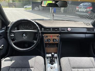 bud e9: Mercedes-Benz W124: 1988 г., 2.3 л, Механика, Бензин, Седан — 9