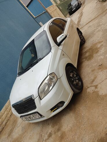 Chevrolet: Chevrolet Aveo: 1.5 l | 2012 il Sedan