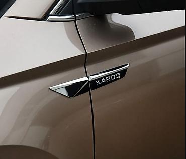 fabia skoda: Samolepljivi znakovi za krilo Skoda Karoq.  Cana je za komplet leva i — 2