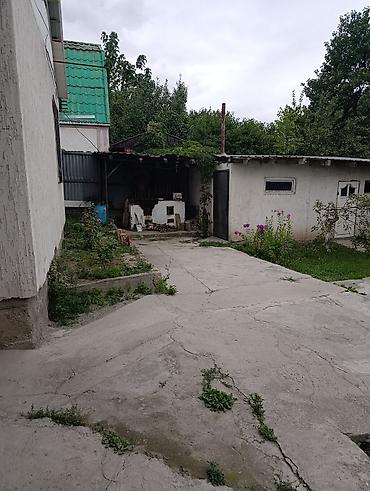 Продажа дачи: Навес/веранда у дома - Просторный навес на опорах, примыкает к стене — 11