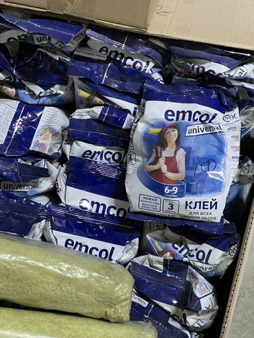 лабовой клей: Клей Emcol Universal предназначен для наклеивания всех видов обоев