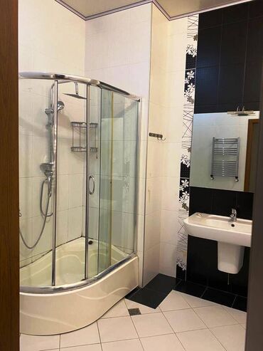 Mənzil kirayələyirəm: 4 otaqlı, 184 kv. m — 17