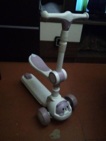 Mopedlər,skuterlər: Uşaq skuter–roller (3 təkərli) - Rəng: ağ-bənövşəyi tonlarda - Ön — 3