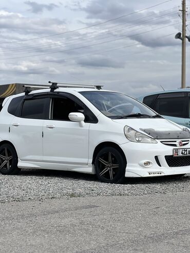 гоночный машина: Honda Fit: 2002 г., 1.5 л, Вариатор, Бензин, Хэтчбэк