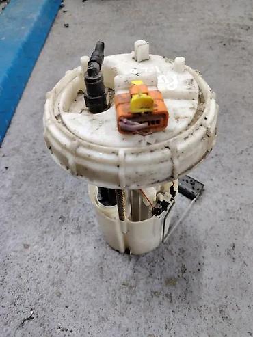 horizontalno: Fiat Punto 3 pumpa u rezervoaru 1.2 benzin. Fiat Punto 3 pumpa u — 1
