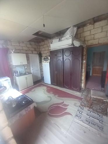 ev tecili satilir: 3 otaqlı, 3 kv. m, Kredit yoxdur, Təmirsiz — 8
