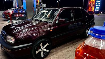 volkswagen vento 1998: Volkswagen Vento: 1993 г., 1.8 л, Механика, Газ, Седан — 4