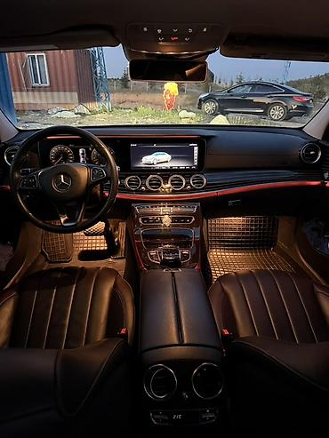 ambient: Mercedes-Benz E-Class: 2018 г., 3 л, Автомат, Бензин, Седан — 2