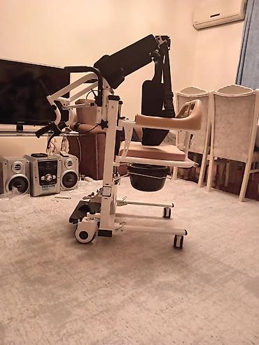Xəstə transferi və gündəlik qulluq üçün çoxfunksiyalı lift–kreslo