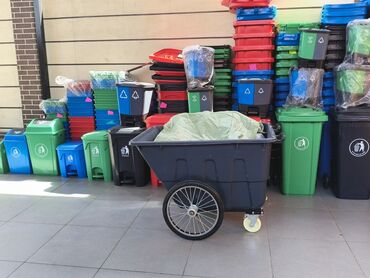 форма официанта: Мусорные контейнеры,Мусорные баки Урна для мусора,Ведро для мусора