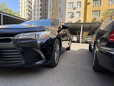 byd e1: Toyota Camry: 2016 г., Гибрид — 3