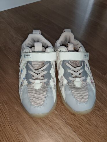 Мокасины и лоферы: Обувь 37р, кожа
спорт обувь 500с 36р — 9