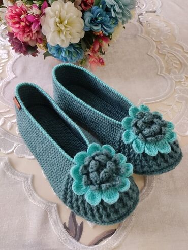 обувь жорданы: Домашние тапочки 37, цвет - Голубой