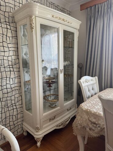 Masa və oturacaq dəstləri: Qonaq otağı üçün, Açılmayan, Dördbucaq masa — 10