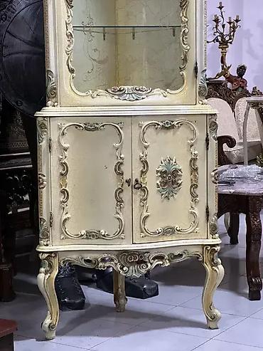 ormar za igračke: Stilska ugaona vitrina Venecijanski barok 🪞 Extra stanje Dimenzije — 8