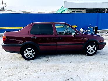 Volkswagen: Volkswagen Vento: 1993 г., 1.8 л, Механика, Бензин, Седан — 5
