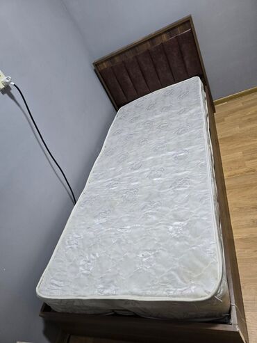 мебель для спальни бу: İşlənmiş, Təknəfərlik çarpayı, Bazalı, Matras ilə, Siyirməsiz, Azərbaycan
