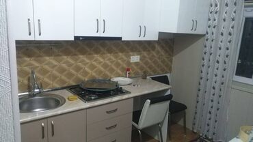 Uzunmüddətli kirayə mənzillər: Qaraçuxur məscidin yanında,5 mertebeli binanin,5 ci mertebesində,2 — 4