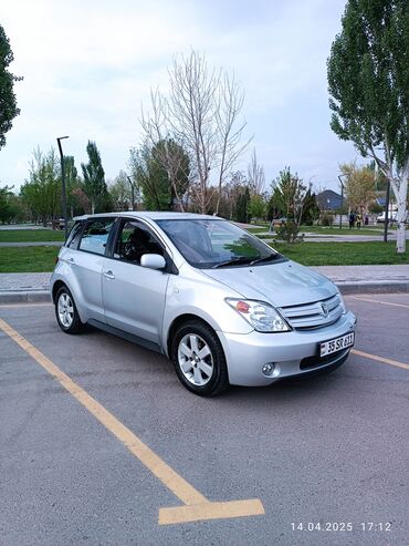 Toyota: Toyota ist: 2003 г., 1.3 л, Автомат, Бензин, Хэтчбэк