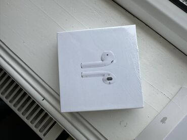 ucuz soyducular: Məhsul: Apple AirPods (Şarj qutusu ilə) Xüsusiyyətlər: - Tam simsiz
