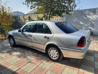 Mercedes-Benz: Mercedes-Benz C 240: 2.4 l | 2000 il Sedan — 11