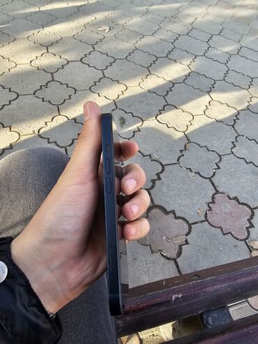 Apple iPhone: IPhone 13, Midnight — 9