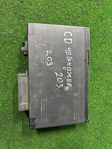 сд аудио: CD-чейнджер для Mercedes-Benz (серия W203) Описание: - Оригинальный — 1