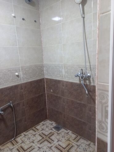 Uzunmüddətli kirayə mənzillər: Ev pasolkada temurov xestaxanasinin yani 1 otaq 2 ye duzelib — 5