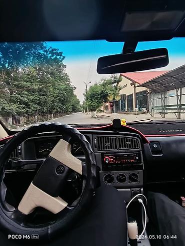 pass: Volkswagen Passat: 1991 г., 1.8 л, Механика, Бензин, Лифтбек — 10
