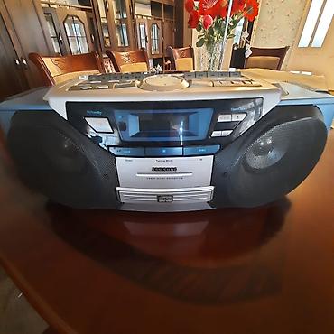 boombox: Samsung portativ boombox audio sistemi Xüsusiyyətlər: - CD pleyer — 1