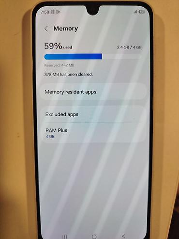 premiate plave: Samsung Galaxy A34 5G – srebna boja, 4GB RAM Glavne karakteristike: - — 3