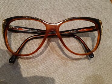 Originalni italijanski vintage okvir marke VALENTINO. Ram stajao