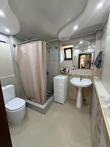 дом аламединский рынок: 🏡Продаётся 4-комн.2-этаж дом р/н Аламединского рынка! 📐 Площадь дома — 2